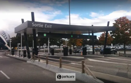 Parcheggio P4 Aeroporto Lione foto 2