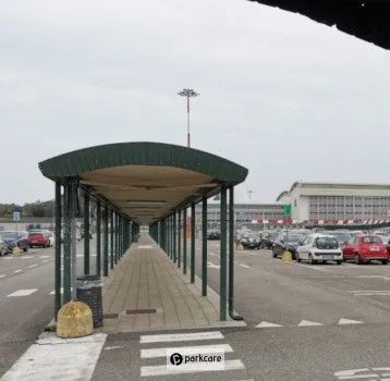 Parcheggio P4 Holiday Aeroporto Malpensa foto 3