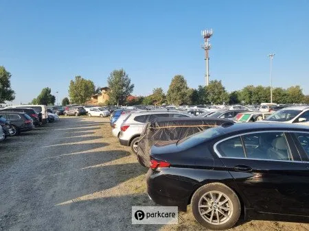 Parcheggio P4 Aeroporto Bologna foto 1